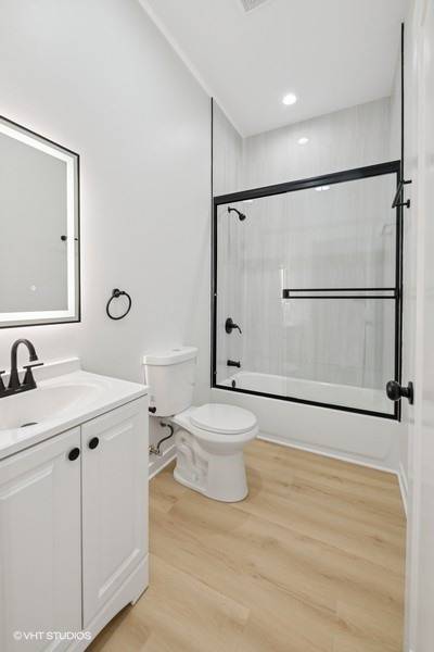 Chicago, IL 60651,1052 N Central Park AVE #1
