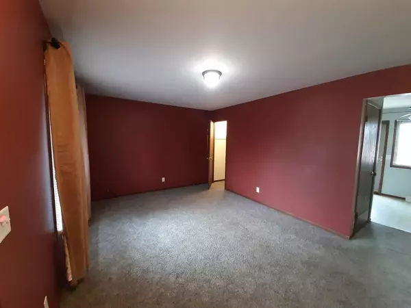 Hinckley, IL 60520,202 - 204 W Amie AVE