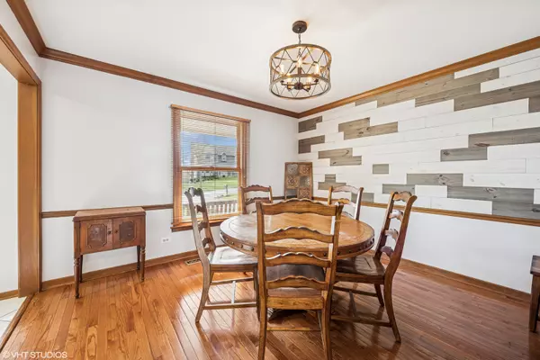 Algonquin, IL 60102,1210 Spring Hill DR