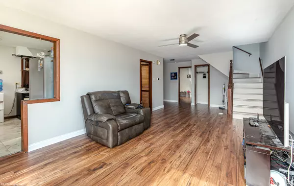 Burbank, IL 60459,7720 Lorel AVE