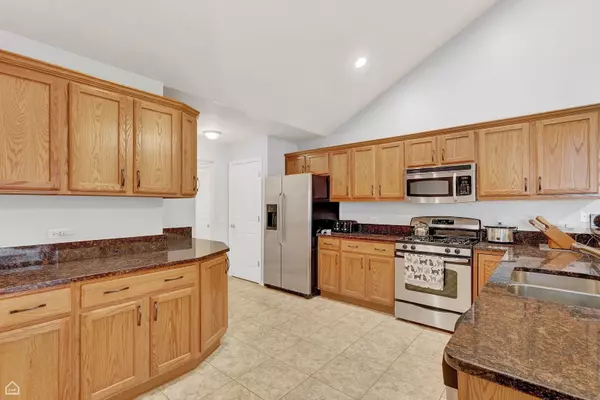 Woodstock, IL 60098,627 Schumann ST