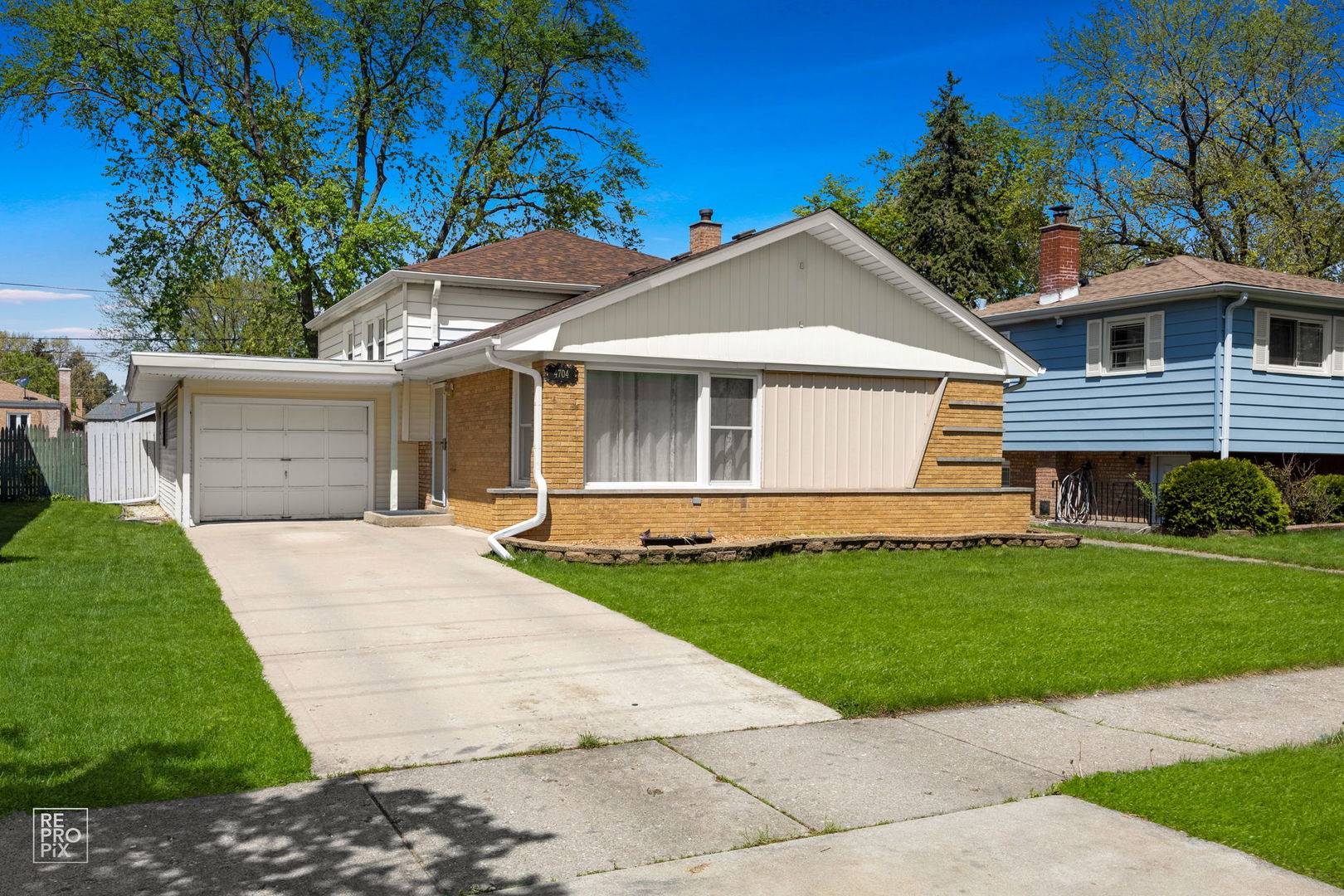 Oak Lawn, IL 60453,4704 W 99th ST