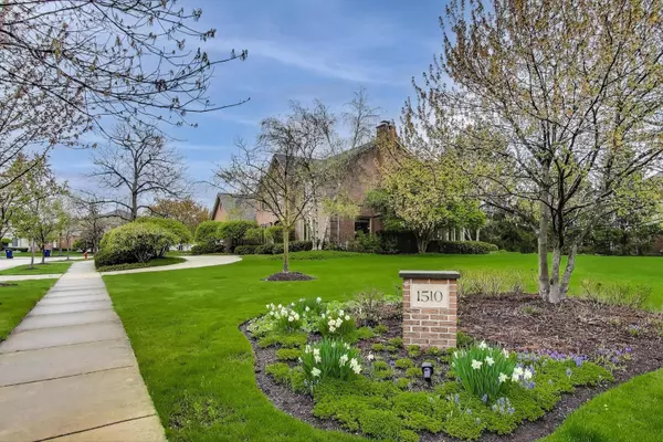 Northbrook, IL 60062,1510 Windy Hill DR