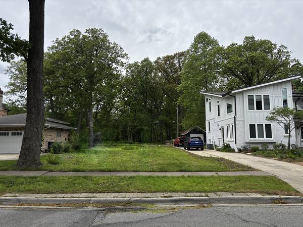910 N Brainard AVE, La Grange Park, IL 60526