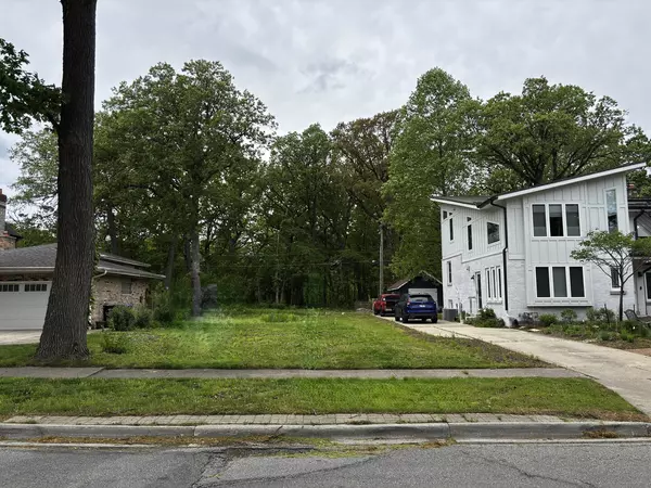 910 N Brainard AVE, La Grange Park, IL 60526
