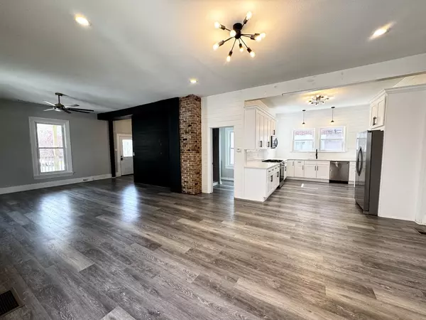 Kankakee, IL 60901,215 S Chicago AVE