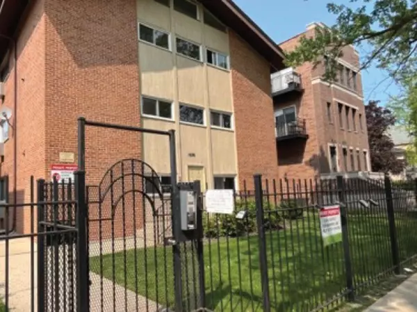 Chicago, IL 60626,1626 W Estes AVE #2C