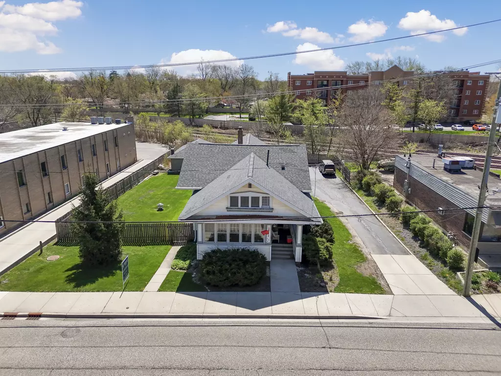 Palatine, IL 60067,111 E Palatine RD
