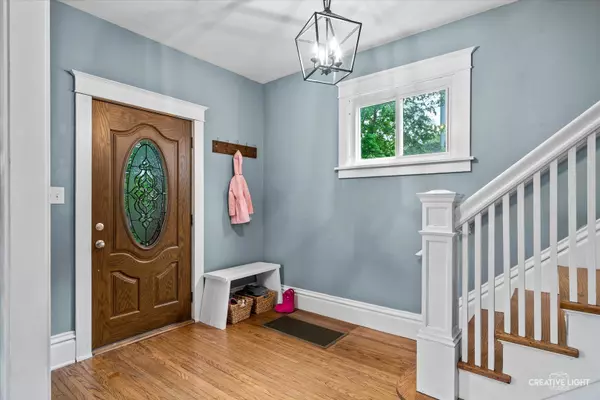 Aurora, IL 60505,827 Spring ST