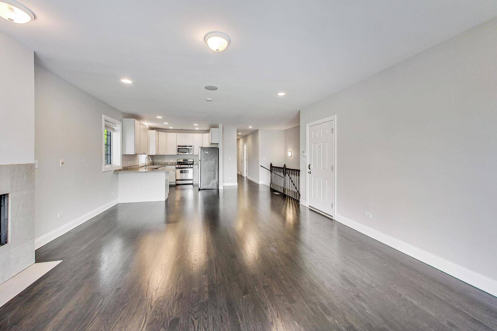 Chicago, IL 60647,3332 W Palmer ST #1W