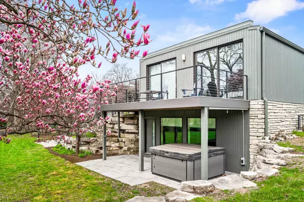 Bloomington, IL 61701,221 Parkview DR