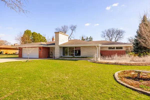 Oak Brook, IL 60523,3012 38th ST