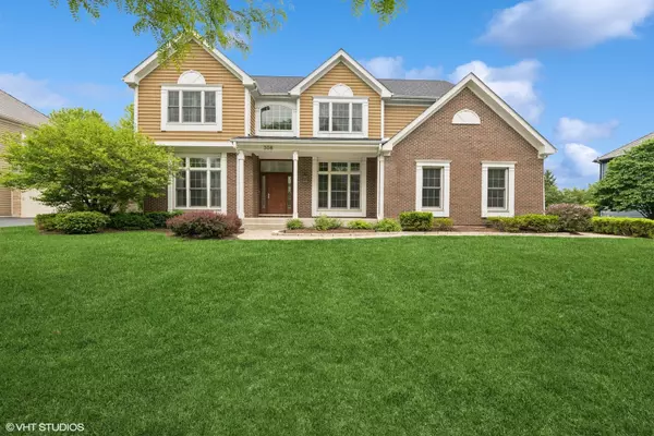 308 Morgan LN, Fox River Grove, IL 60021