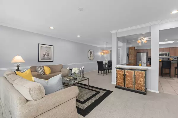 Glenview, IL 60025,1234 DEPOT ST #204