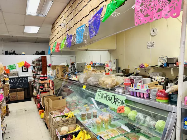 Prospect Heights, IL 60070,650 N Milwaukee AVE