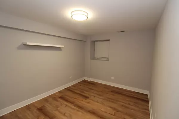 Chicago, IL 60607,1411 W Taylor ST