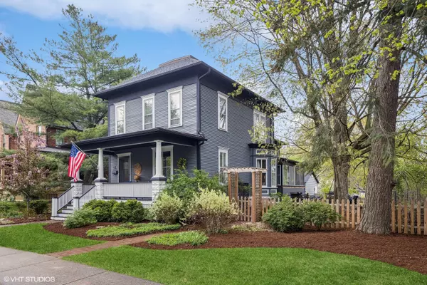 114 S Loomis ST, Naperville, IL 60540