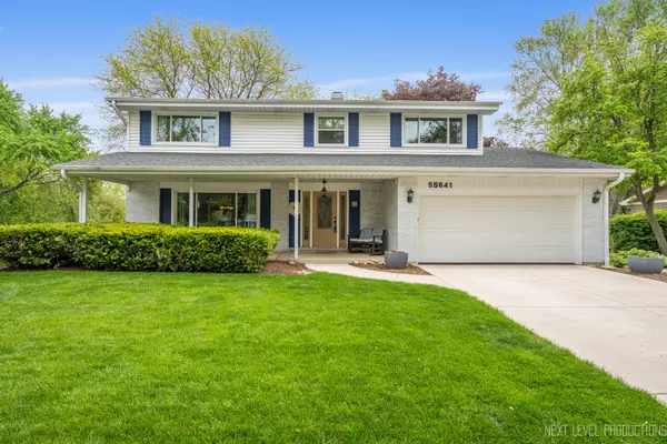 5S641 Bluff LN, Naperville, IL 60540