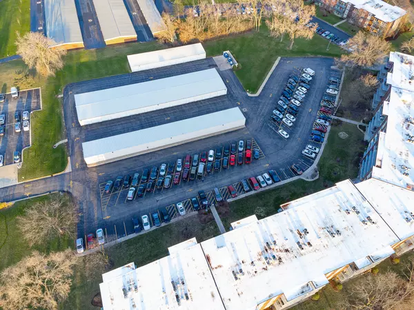 Downers Grove, IL 60515,2900 Maple AVE #19E