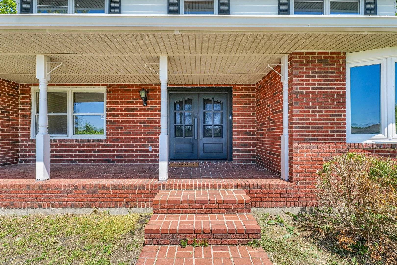 Charleston, IL 61920,18251 E County Road 750n