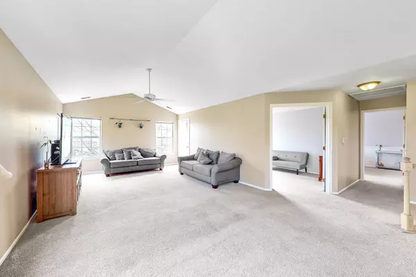 Crystal Lake, IL 60014,1687 Pearl CT #B