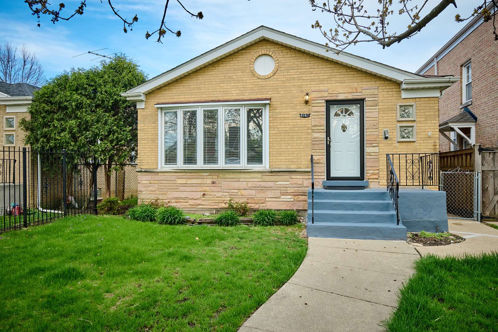 6161 N Kildare AVE, Chicago, IL 60646