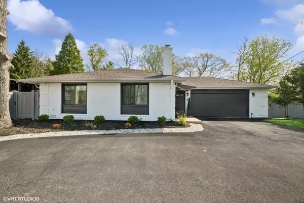 1045 Green Bay RD, Lake Bluff, IL 60044
