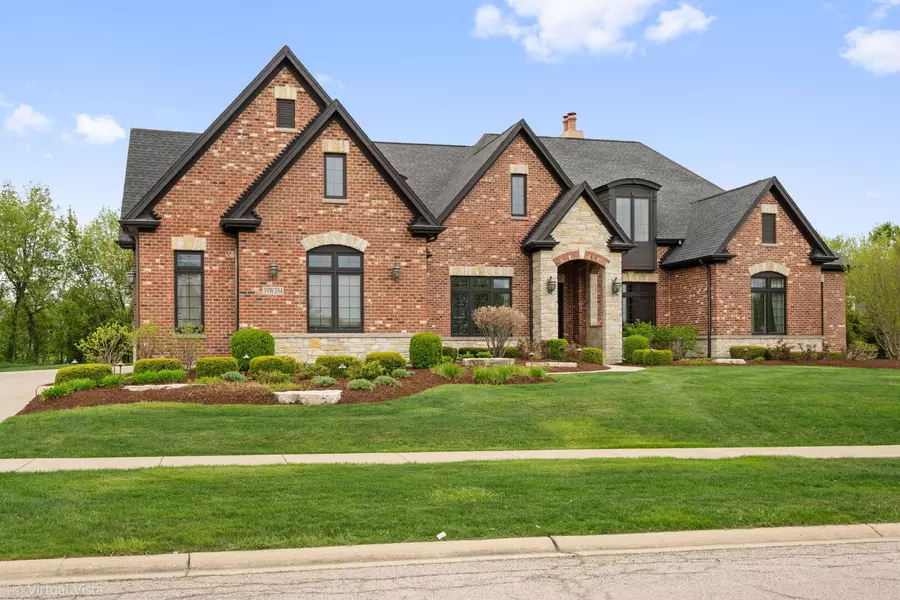 39W354 Long Meadow LN, St. Charles, IL 60175