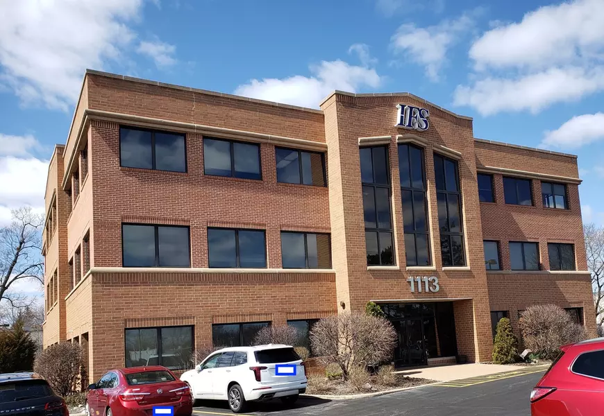 1113 S Milwaukee AVE #202, Libertyville, IL 60048