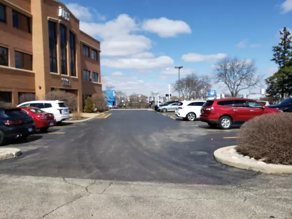 Libertyville, IL 60048,1113 S Milwaukee AVE #301-A