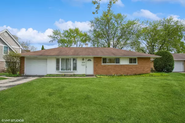 1812 N Mitchell AVE,  Arlington Heights,  IL 60004