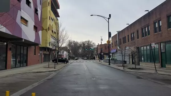 Chicago, IL 60645,6414 N Rockwell ST