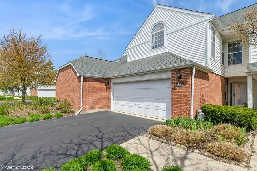 115 Meadowbrook LN, Lake Bluff, IL 60044