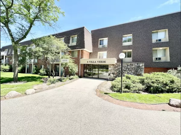 3 Villa Verde DR #200, Buffalo Grove, IL 60089