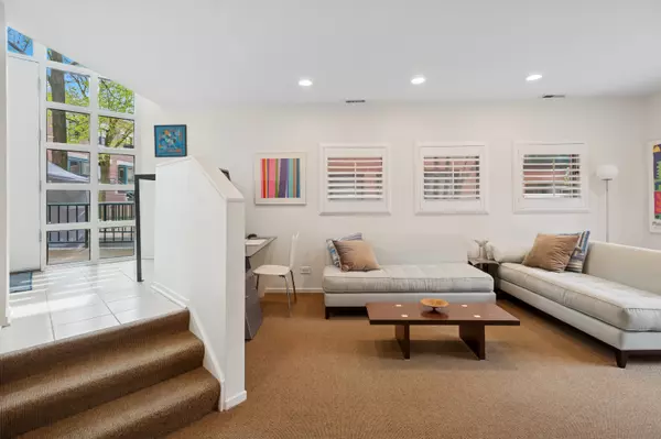 Chicago, IL 60614,641 W WILLOW ST #203