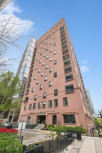 345 N Canal ST #1003, Chicago, IL 60606