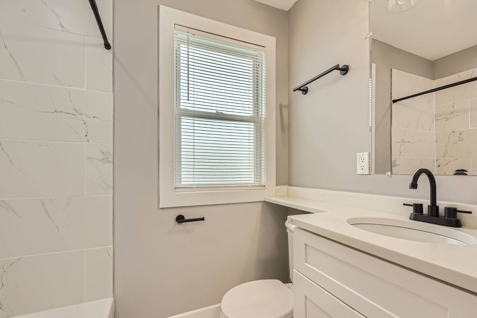 Chicago, IL 60628,504 W 127th PL