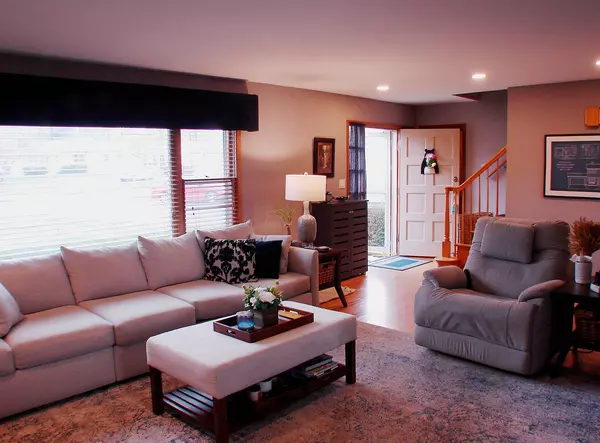 Grayslake, IL 60030,571 DAWN CIR