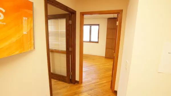 Wilmette, IL 60091,809 RIDGE RD #205