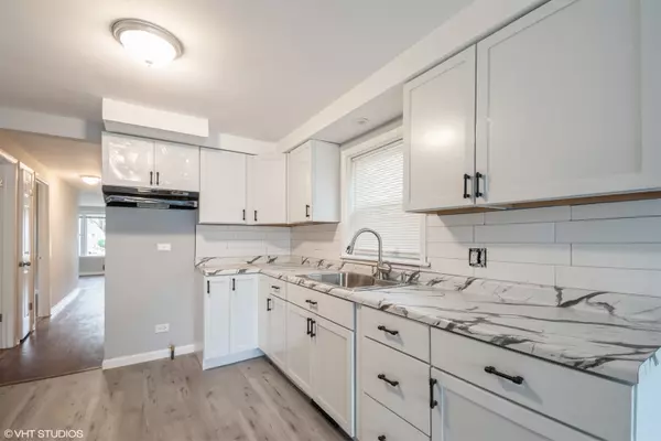 Chicago, IL 60628,12329 S Yale AVE