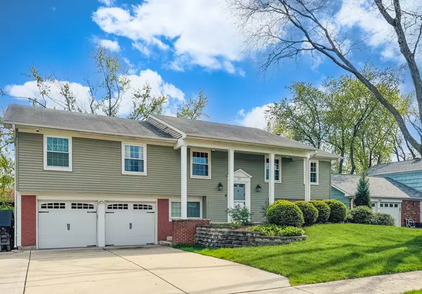 931 Bernard DR, Buffalo Grove, IL 60089