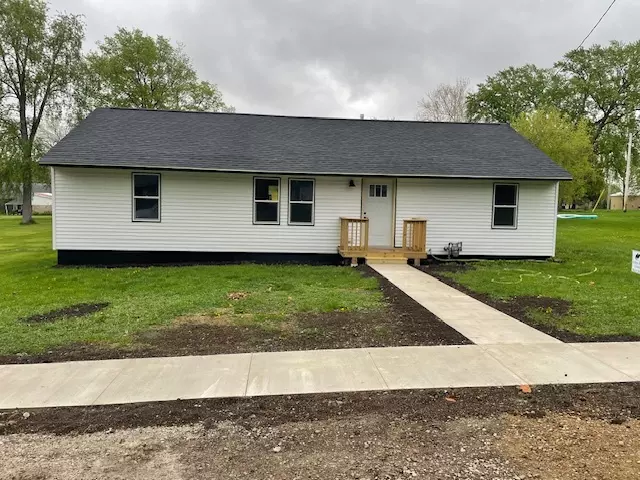 211 N Center ST, Buda, IL 61314