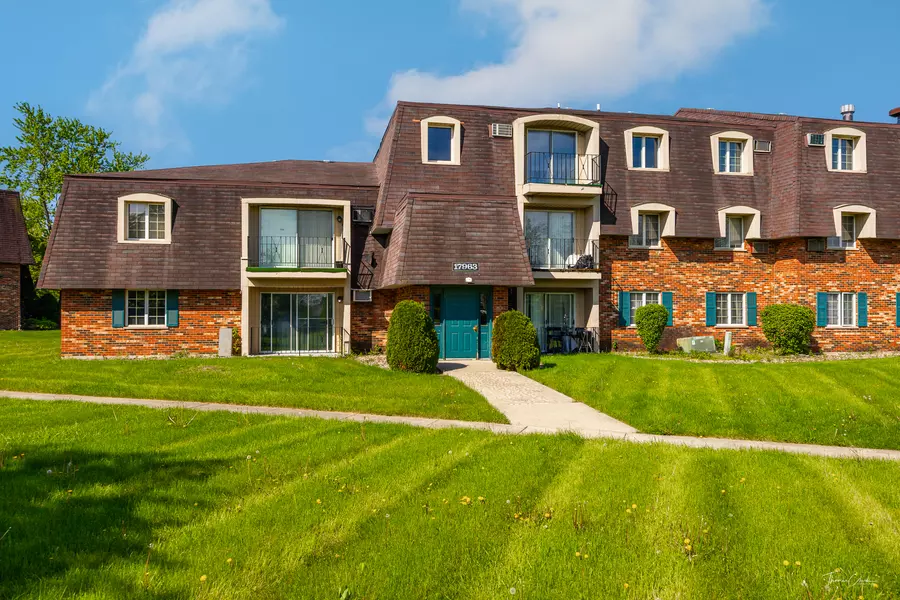 17963 Huntleigh CT #302, Country Club Hills, IL 60478