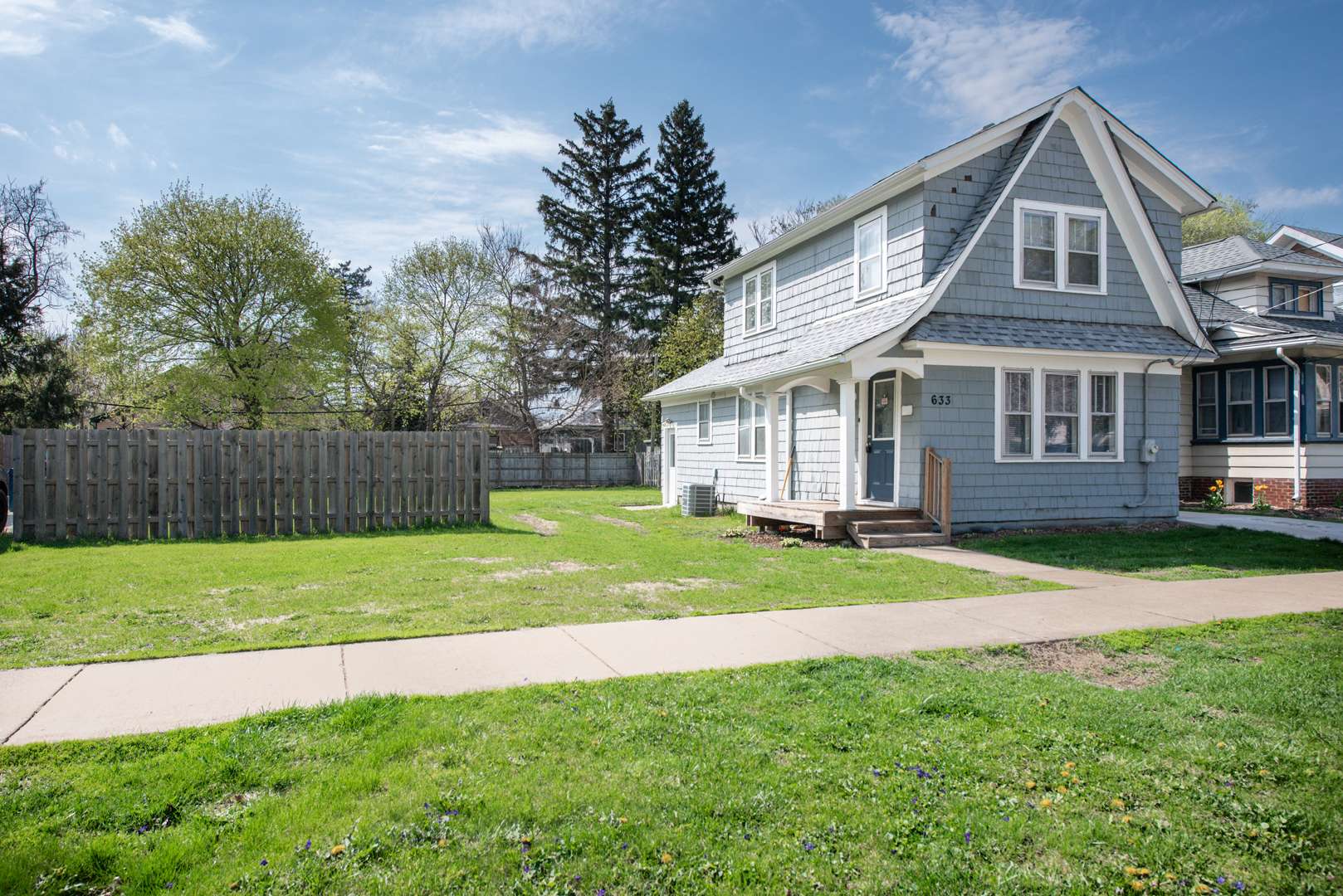 633 Watson ST, Aurora, IL 60505