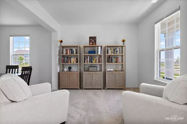 Yorkville, IL 60560,2212 Country Hills DR