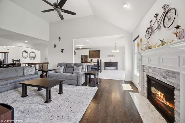 Homer Glen, IL 60491,13923 W Wildwood LN