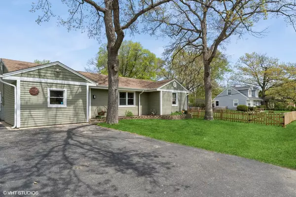 Grayslake, IL 60030,17896 W Blackhawk DR