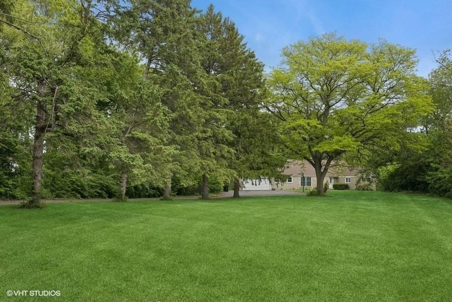 7102 SILVER LAKE RD, Cary, IL 60013