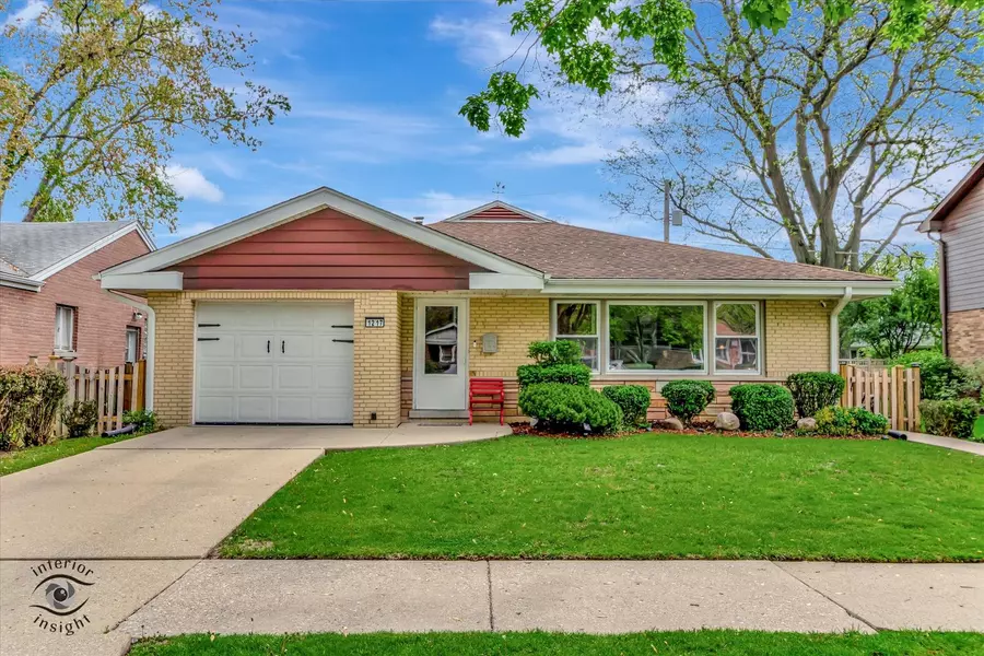 1217 Community DR, La Grange Park, IL 60526