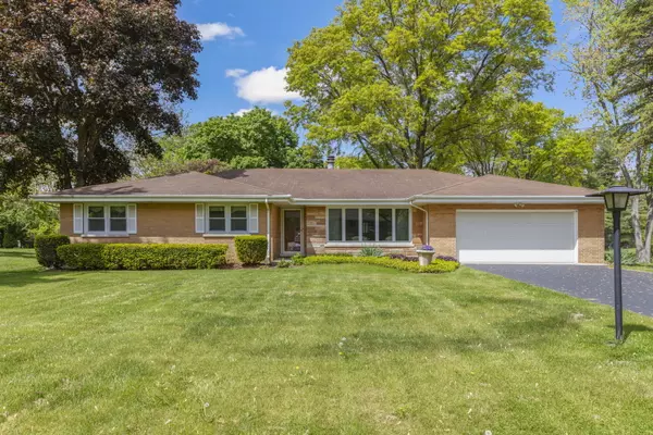 Glen Ellyn, IL 60137,350 S Kenilworth AVE